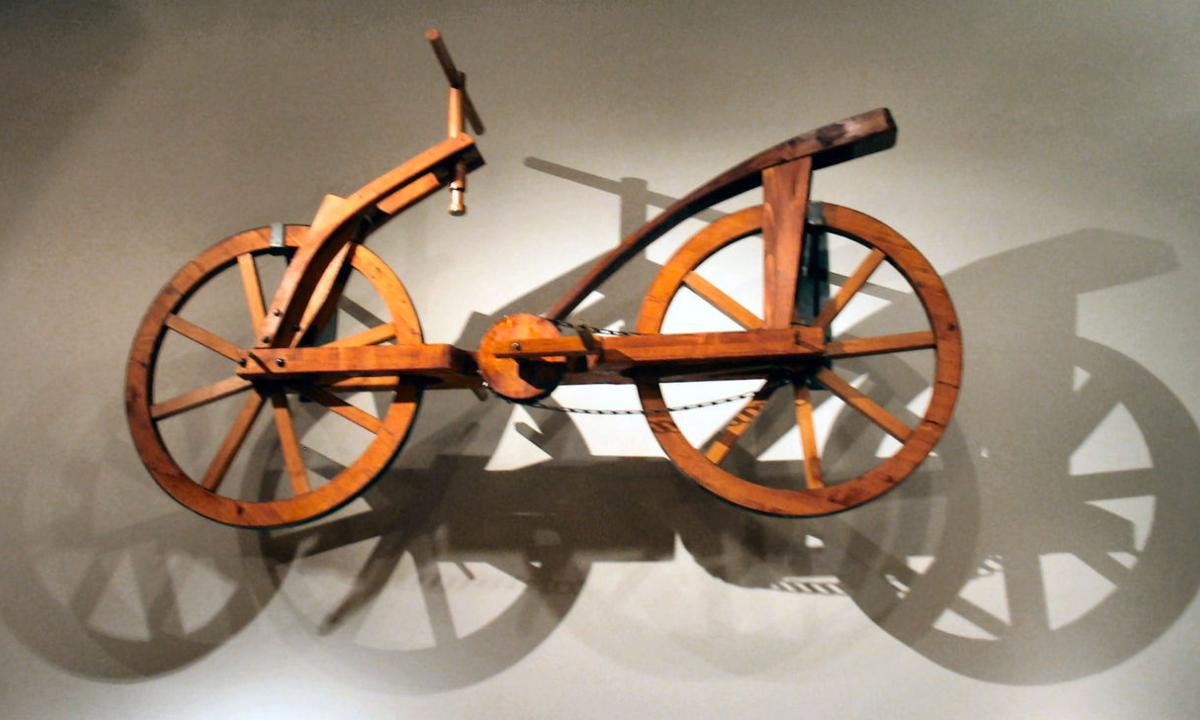 Imagem da bicicleta inventada por Leonardo Da Vinci