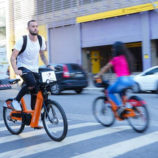 ciclistas na cidade de são paulo