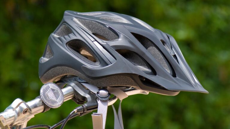 Qual é a vida útil de um capacete de bicicleta?