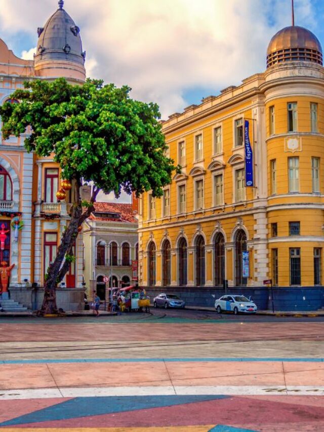 Recife Antigo: um passeio pela história e cultura local
