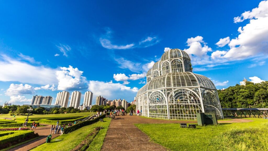 foto ampla do jardim botânico em Curitiba.