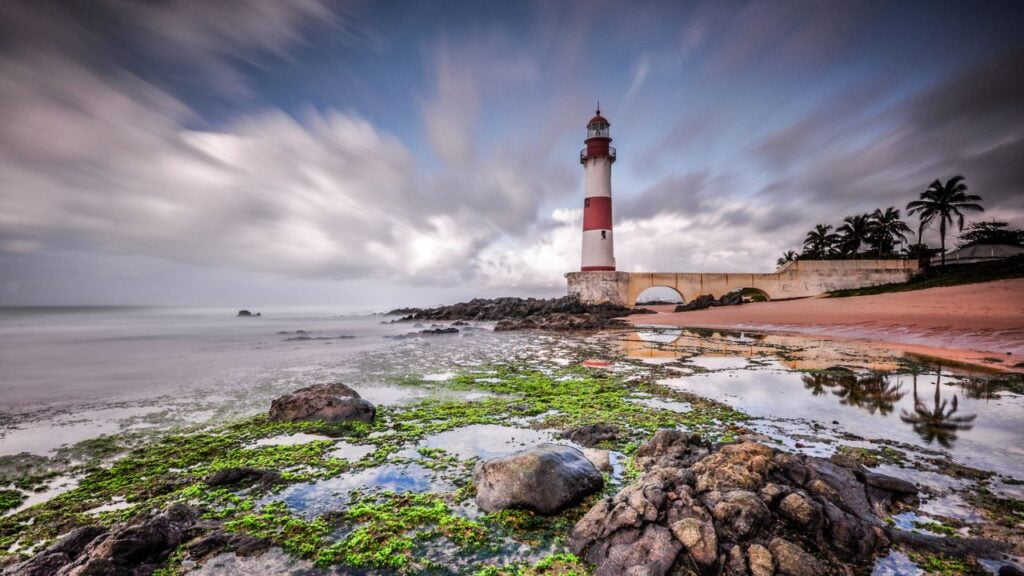 farol de itapuã em salvador 